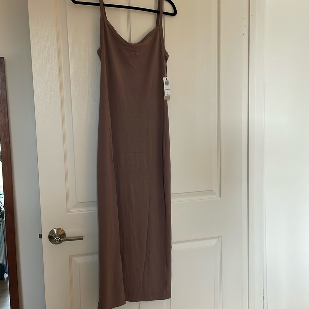 Aritzia babaton - tavish maxi dress - size M